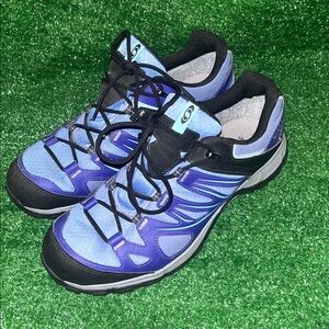Women’s Salomon Gore-Tex ContaGrip Hiking Outdoor Shoes US Size 9.5 Purple